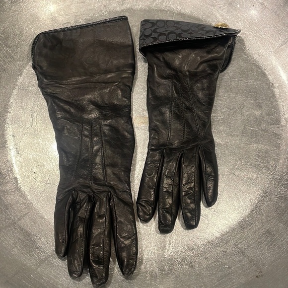 Womens Gloves - Picture 2 of 3